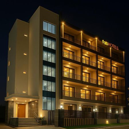 Fabhotel Satyam International 诺伊达 外观 照片