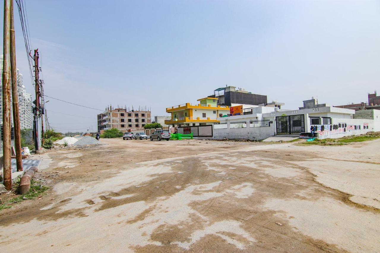 Fabhotel Satyam International 诺伊达 外观 照片