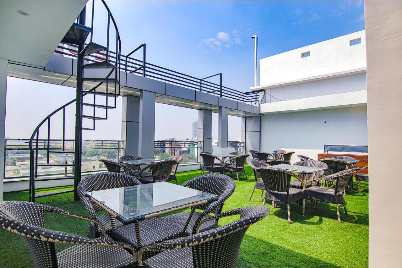 Fabhotel Satyam International 诺伊达 外观 照片